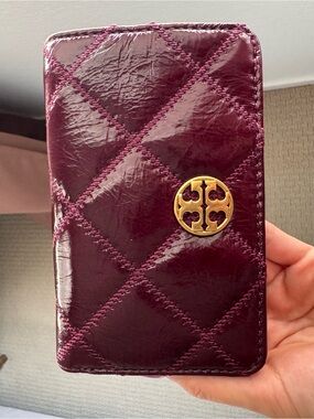 Tory Burch Willa Shine Medium Wallet in Plum/Burgundy with Gold Logo